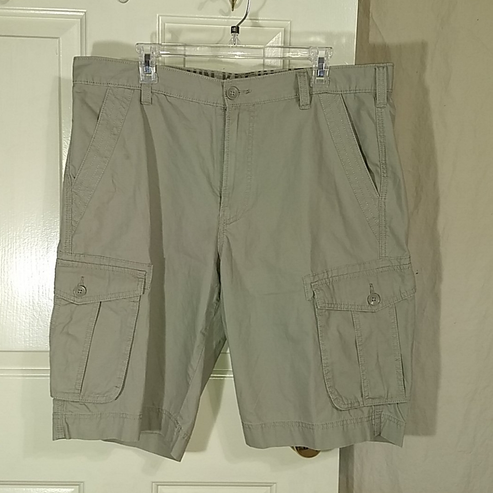 Calvin Klein casual khaki cargo shorts sz 36 nwot